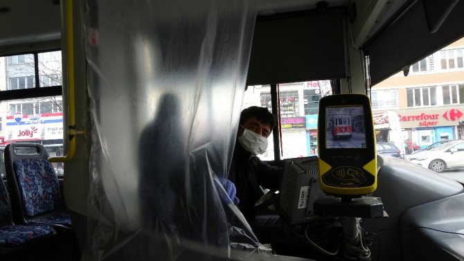 İstanbul’da Otobüs Şoföründen İlginç “Korona Virüs” Önlemi