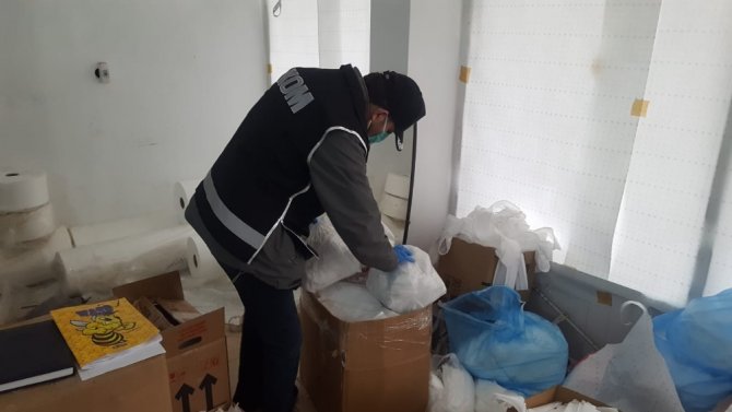 Bursa’da Kaçak Maske Ve Dezenfektan Operasyonu: 5 Gözaltı