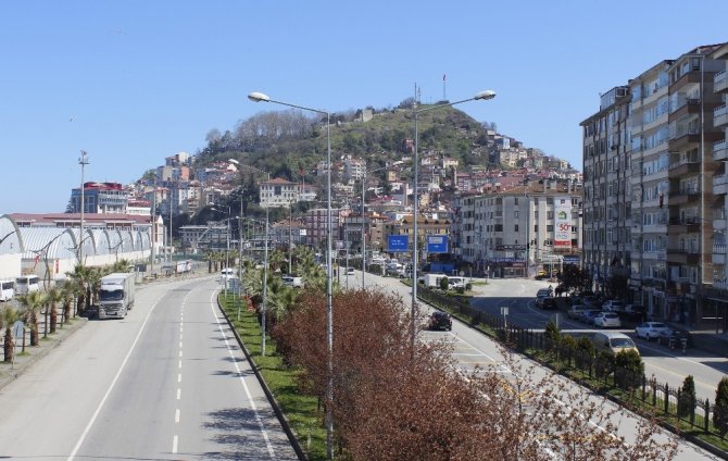 Giresun İki Arada Bir Derede Kaldı