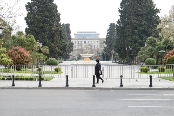 Azerbaycan’da Korona Virüs Nedeniyle Sokaklar Boşaldı