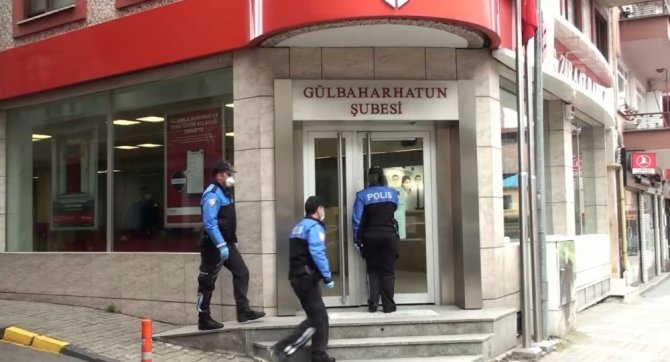 Trabzonlu Minik Mustafa Eren Polis Ekiplerini Duygulandırdı