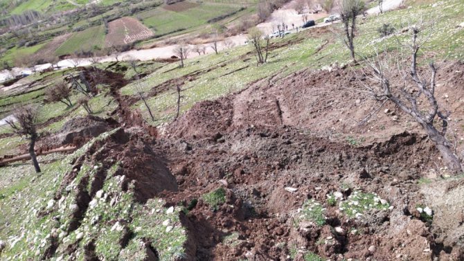 Siirt’te Heyelan İçme Suyu Borularını Patlattı, 11 Köy Susuz Kaldı