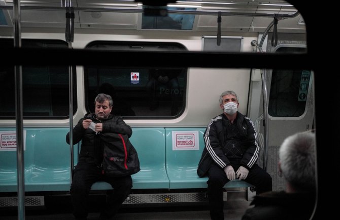 İstanbul Metrolarında Koronavirüs Sessizliği