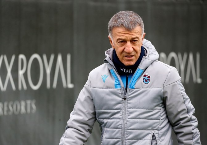 Ağaoğlu: "Hayallerimize Ne Kadar Yakın Olsak Da Futbol Konuşmak Mümkün Değil"