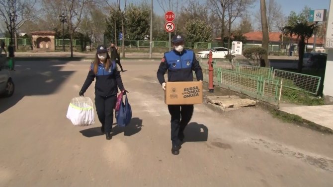 Yalnızlığın Çaresini Muhabbet Kuşunda Aradı