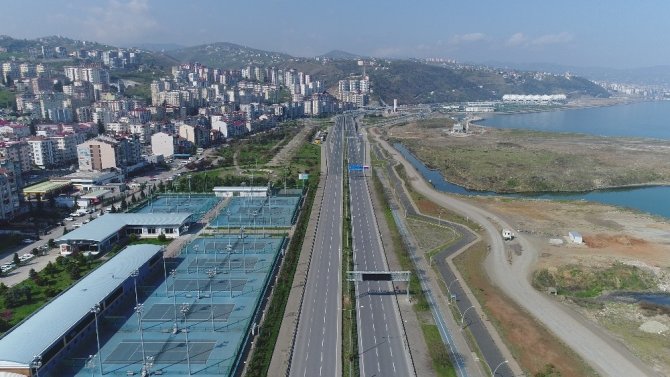 Sokağa Çıkma Yasağının İlk Gününde Trabzon Sessizliğe Uyandı