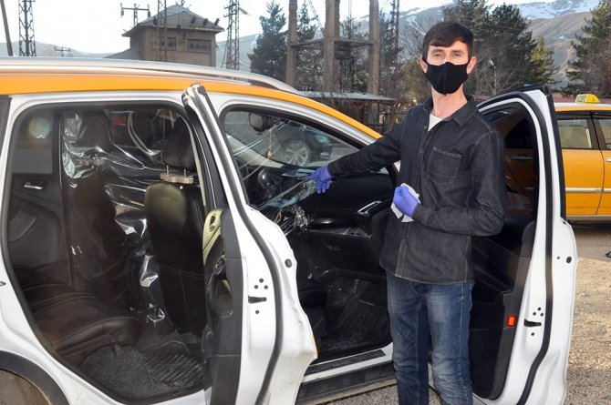 Yüksekovalı Taksiciden Korona Virüse Karşı Brandalı Tedbir