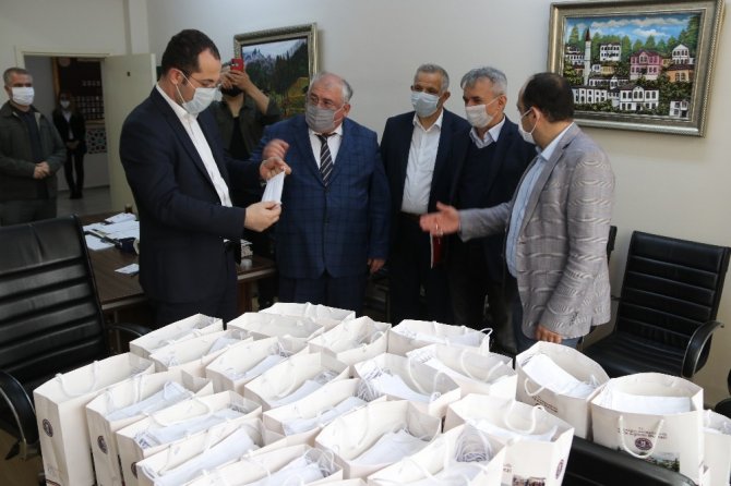 Akçaabat Belediyesinden Maske Üretimine Destek