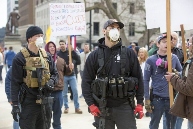 Abd’nin Michigan Eyaletinde Valinin Covid-19 Önlemleri Protesto Edildi