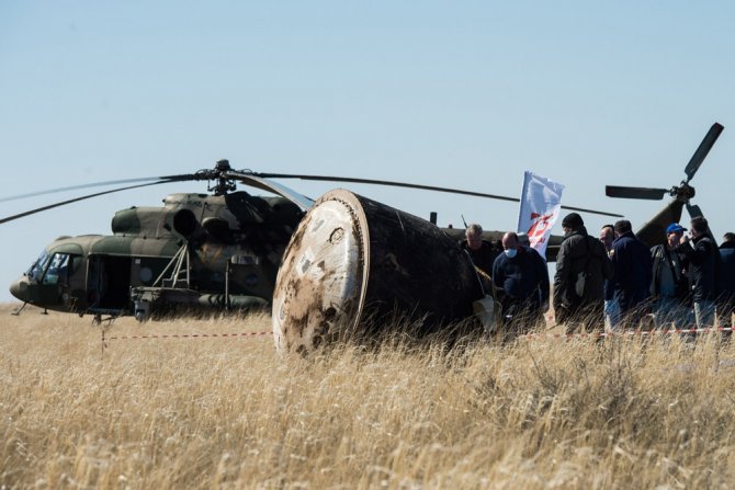 Uluslararası Uzay İstasyonu’ndan 2 Astronot Ve 1 Kozmonot Dünyaya Geri Döndü