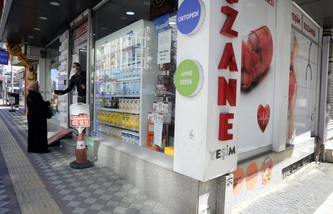 Eczane Ve Fırınlar Hizmete Devam Ediyor