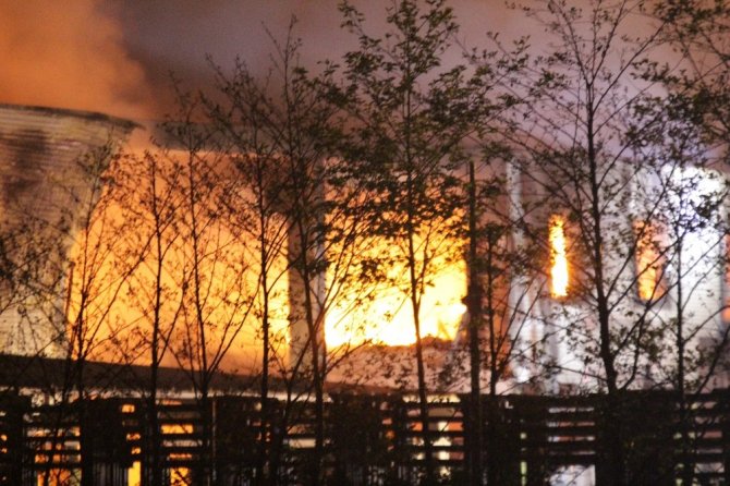 Trabzon’da Balık Fabrikasının Soğuk Hava Deposundaki Yangın Kontrol Altına Alındı