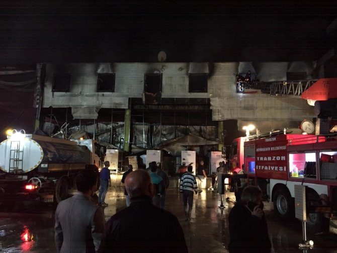 Trabzon’da Balık Fabrikasının Soğuk Hava Deposunda Çıkan Yangın Söndürüldü