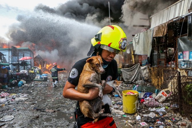 Filipinler’de Gecekondu Mahallesinde Yangın: 500 Aile Evsiz Kaldı