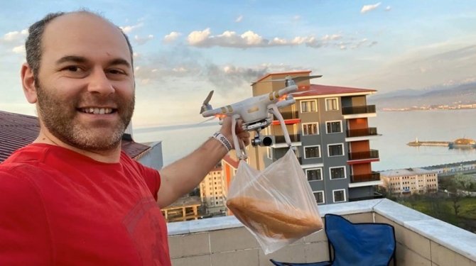 Ekmeğini Bakkaldan Drone Aldırdı