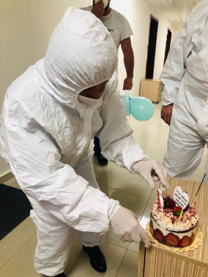 Giresun’da Karantinada Bulunan 5 Yaşındaki Elisa’ya Doğum Günü Sürprizi