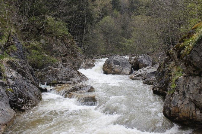 Doğa Harikası Mavi Göl Doğal Rengine Kavuşmayı Bekliyor