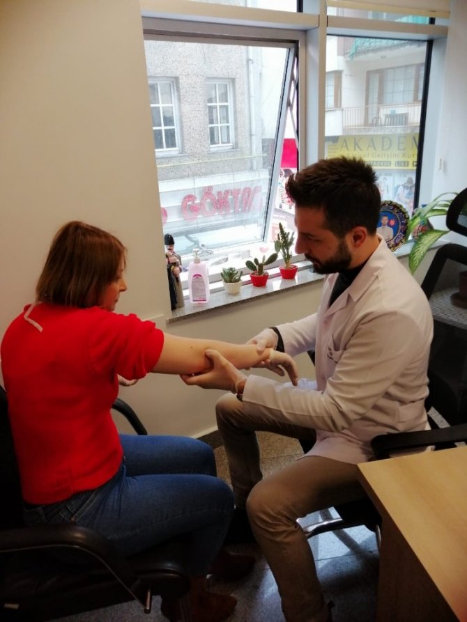 Elini Kullanamaz Hale Gelen Hastaya “Tenisçi Dirseği” Teşhisi