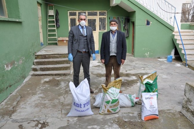 Gümüşhane’de Üreticilere 160 Ton Yem Bitkisi Tohumu Dağıtıldı