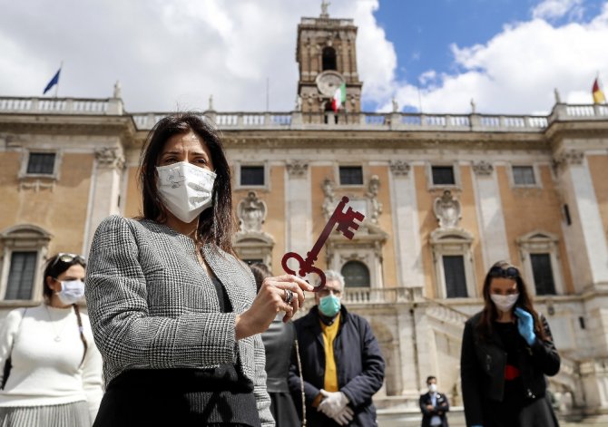 İtalya’da Son 24 Saatte Covid-19’dan 323 Ölüm