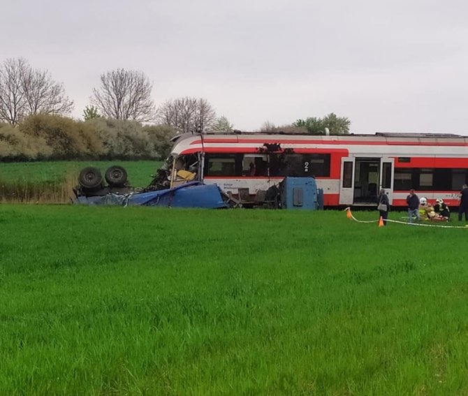 Polonya’da Tren Kazası: 2’si Ağır 14 Yaralı