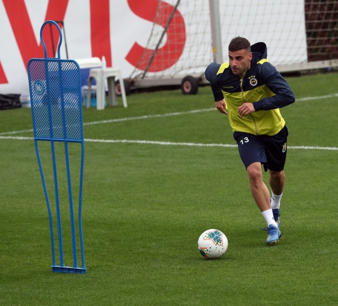 Fenerbahçe Gruplar Halinde Çalışmalarını Sürdürdü
