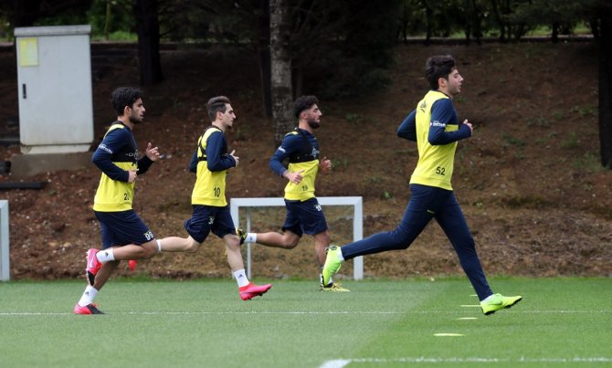 Fenerbahçe’de Antrenmanlar Sürüyor
