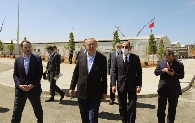 Cumhurbaşkanı Erdoğan, Pandemi Hastanelerinde İncelemelerde Bulundu