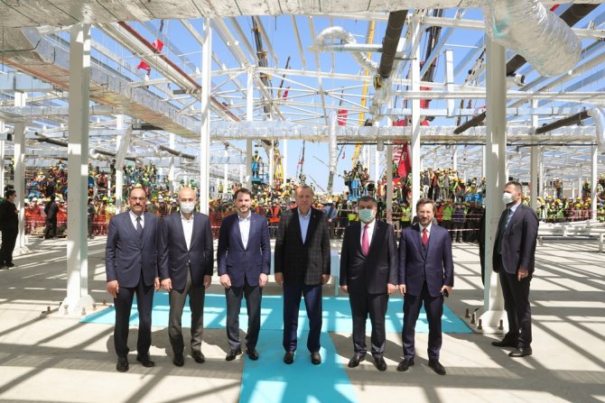 Cumhurbaşkanı Erdoğan, Pandemi Hastanelerinde İncelemelerde Bulundu