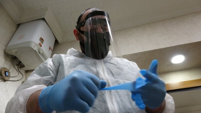 Trabzonlu Berber Aldığı Hijyen Tedbirleri İle Dikkat Çekiyor