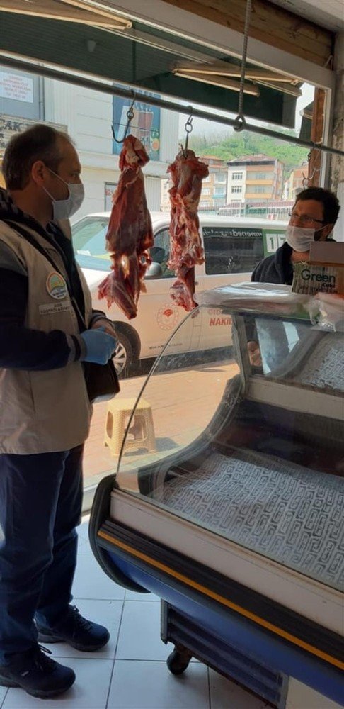 Trabzon’da Bu Yılın İlk 4 Ayında 150 Gıda İşletmesine 5 Bin 570 İle 27 Bin 780 Tl Arasında Para Cezası Kesildi