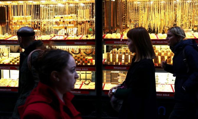Ekonomide En Çok Dolar Ve Altın Konuşuldu