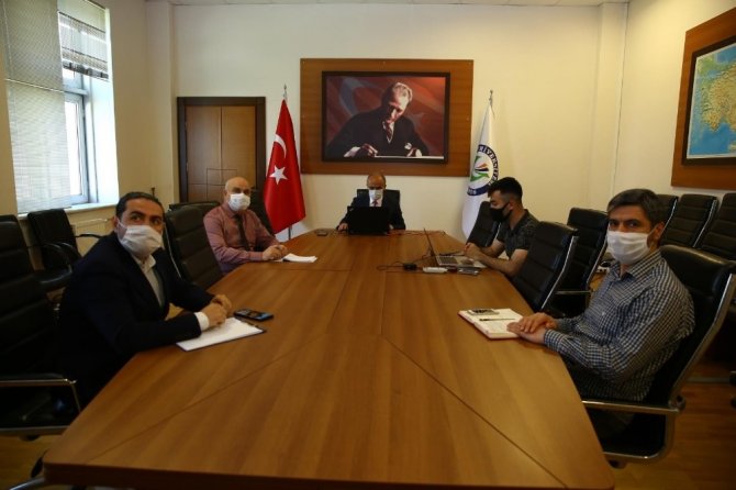 Rektör Yılmaz Can Telekonferans Yöntemiyle Öğrencilerle Buluştu