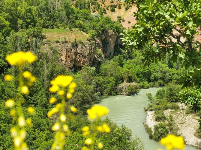 Huzur Veren Vadi, Munzur’da İlkbahar Güzelliği