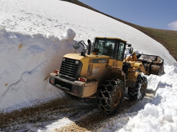 Trabzon’da Karla Kaplı Yayla Yolları Açılıyor