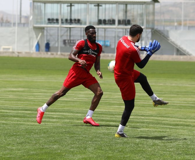 Sivasspor’da Tedbirli İdman Devam Ediyor