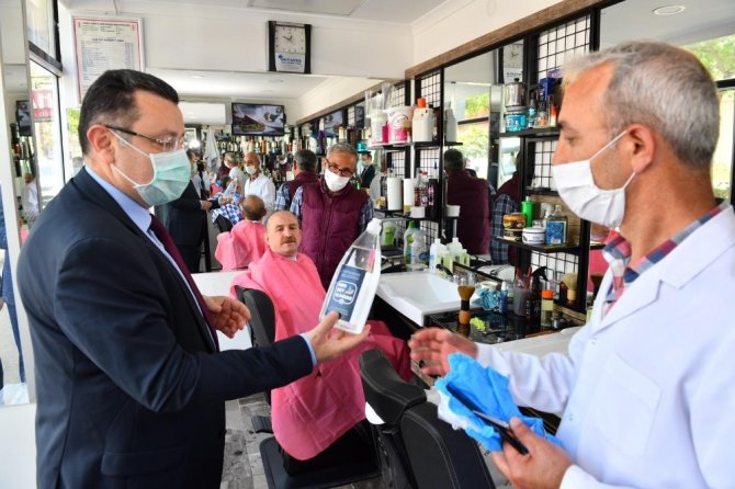 Ortahisar’dan Berber Ve Kuaförlere Sağlık Desteği