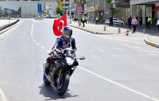 Sofuoğlu Ve Razgatlıoğlu Yerli Ve Milli Lastiklerle Yarıştı
