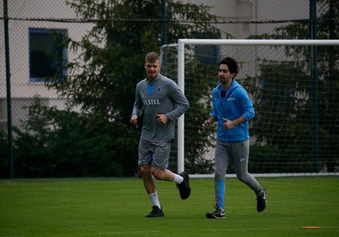Trabzonspor’da Da Costa Ve Guilherme’ye Doğum Günü Sürprizi