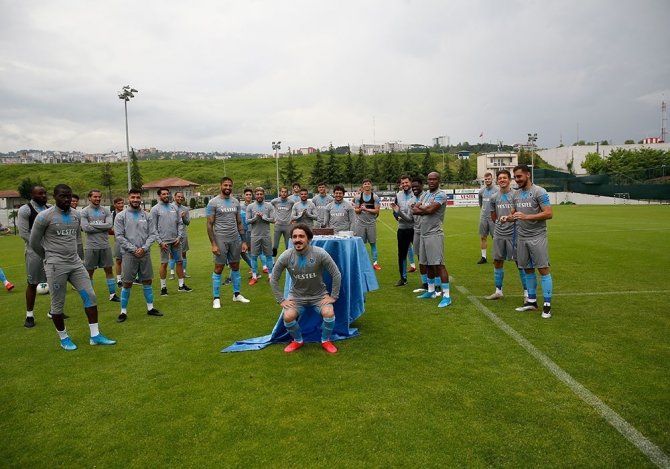 Trabzonspor’da Da Costa Ve Guilherme’ye Doğum Günü Sürprizi