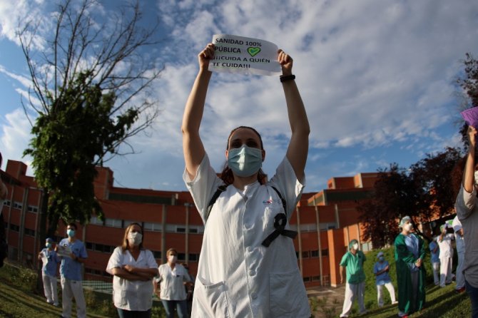 İspanya’da Sağlık Çalışanlarından Protesto