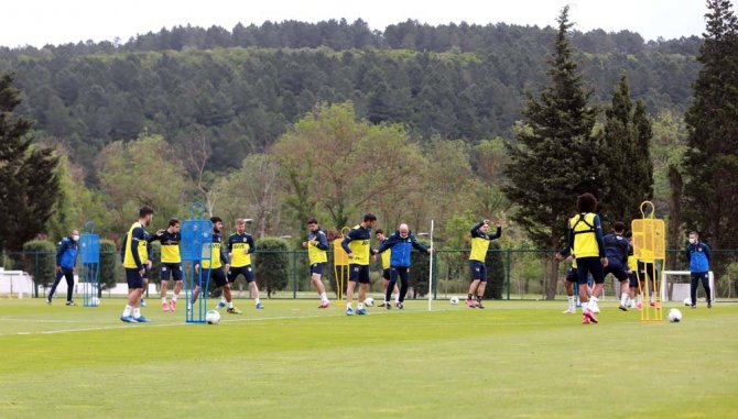 Fenerbahçe, Riva’da Çalışmalarını Sürdürüyor