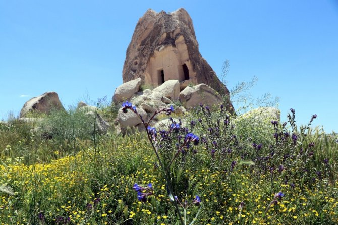Kapadokya Bölgesinde Bahar Güzelliği Yaşanıyor