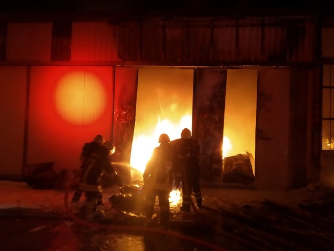 Çorum’da Marangoz Atölyesi Alev Alev Yandı