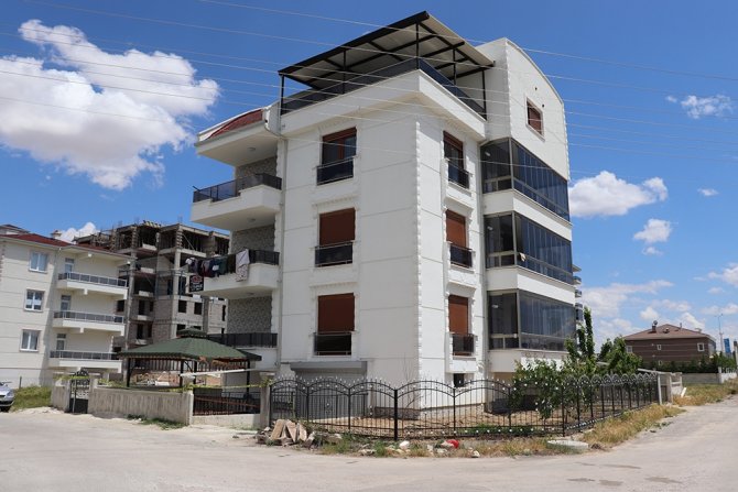 Karaman’da İki Bina Karantinaya Alındı