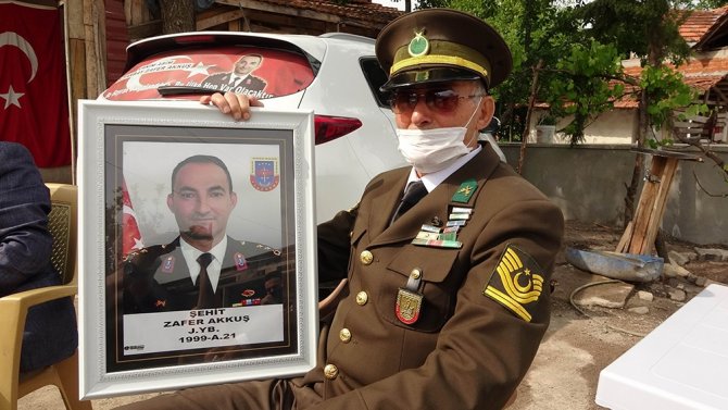 Şehit Binbaşının Emekli Astsubay Babası: "Bugün Benim Bayramım"