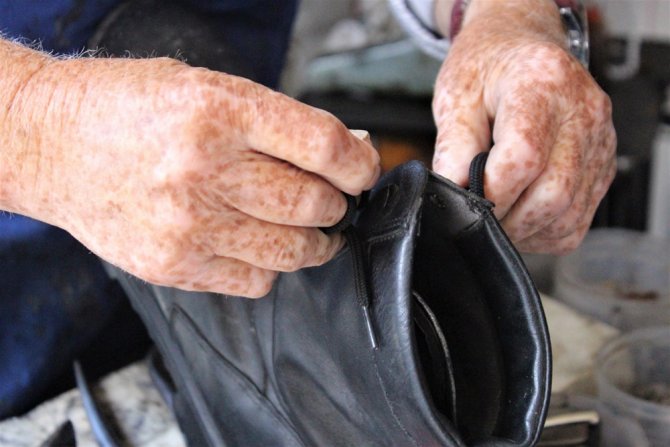78 Yaşındaki Ayakkabı Tamircisi 73 Gün Sonra Kepenk Açtı