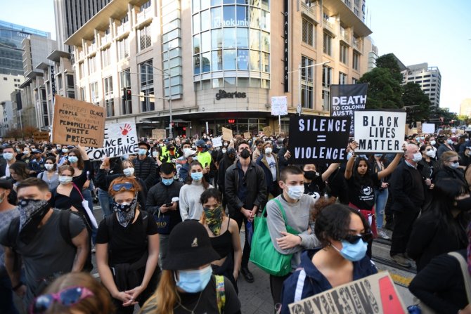 Avustralya’da Irkçılık Karşıtı Dev Protesto