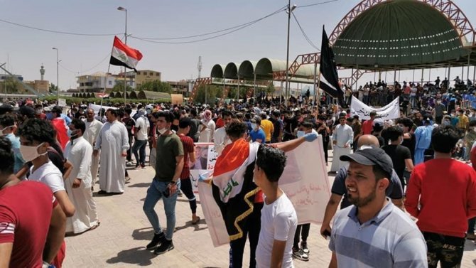 Irak’ta Sokağa Çıkma Yasağına Rağmen Protesto Düzenlendi