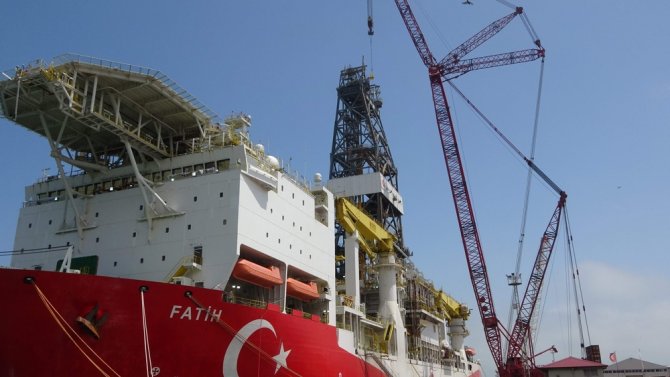 Fatih Sondaj Gemisi’nde Son Kule De Yerine Yerleştirildi